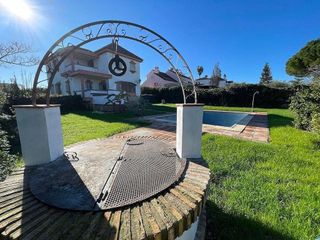 Chalet en venta en Montequinto en Dos Hermanas