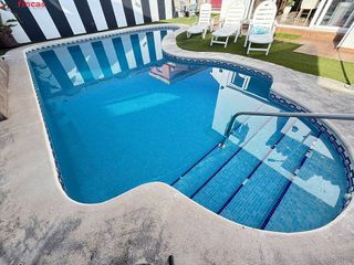 Chalet en venta en Gelves