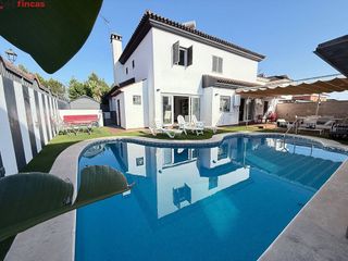 Chalet en venta en Gelves