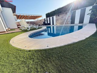 Chalet en venta en Gelves