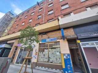 Local comercial en alquiler en El Llano en Gijón