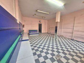 Local comercial en alquiler en El Llano en Gijón