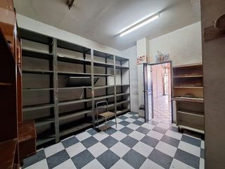 Local comercial en alquiler en El Llano en Gijón
