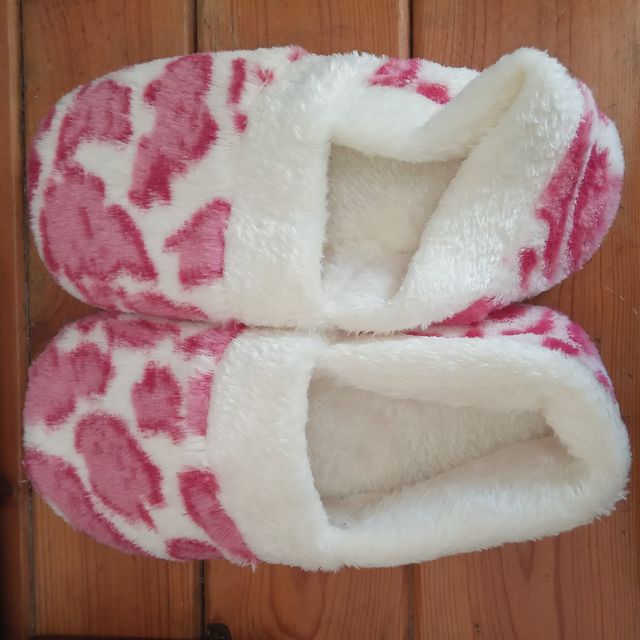 Zapatillas de invierno rosas y blancas