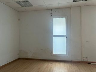 Local comercial en venta en La Vega Baixa en Valencia