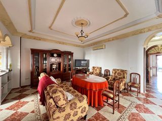Casa adosada en alquiler en Lebrija