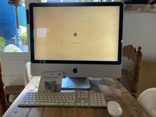 iMac 24” (2007) Buen Estado + Teclado y Ratón