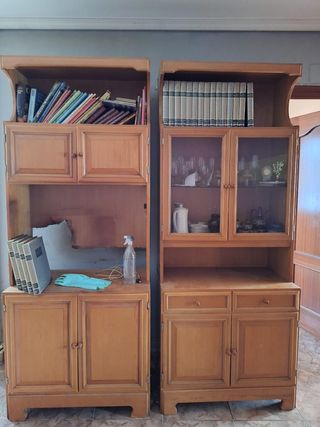 Regalo estos muebles antiguos madera y cristal.
