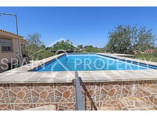 Chalet en venta en Monserrat