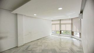 Oficina en alquiler en La Buhaira en Sevilla