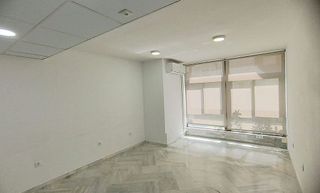 Oficina en alquiler en La Buhaira en Sevilla