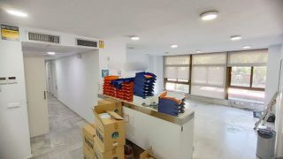 Oficina en alquiler en La Buhaira en Sevilla