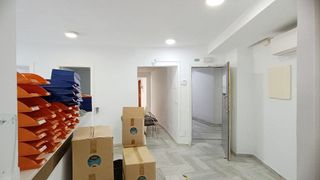 Oficina en alquiler en La Buhaira en Sevilla