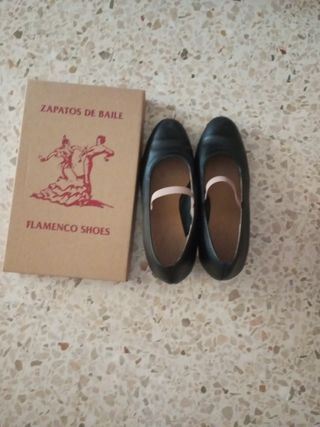 Zapatos de flamenco negros