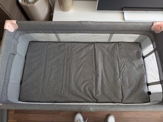 Cuna de viaje Kinderkraft Joy + Colchón Ecus Goli