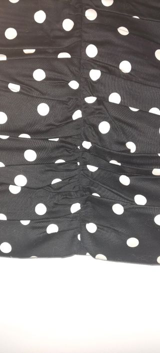 Falda Stradivarius lunares fruncida XS