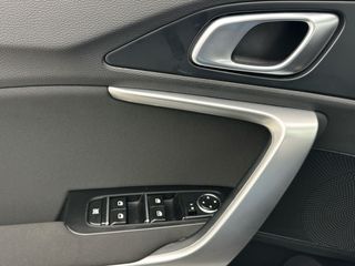 Kia XCeed 1.6 MHEV iMT Concept 100 kW (136 CV)