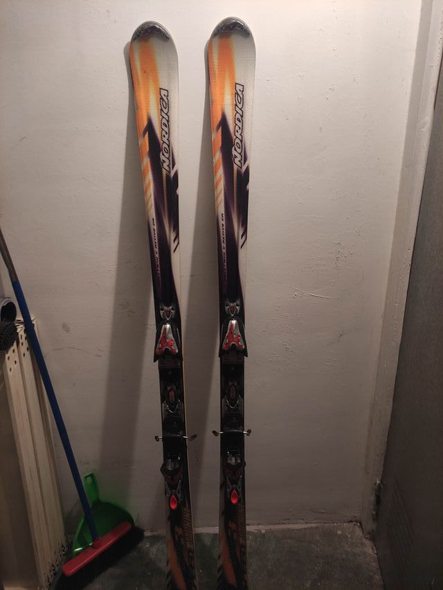 Esquís Nordica Alta Gama