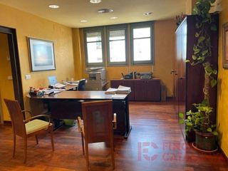 Oficina en venta en Eixample Nord – La Devesa en Girona