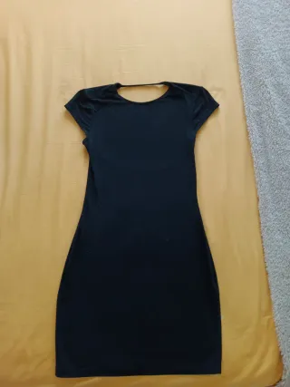 Vestido negro ajustado