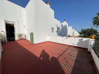Casa adosada en venta en Villanueva del Ariscal