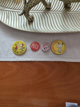 Lote de 4 chapas Snoopy y frases