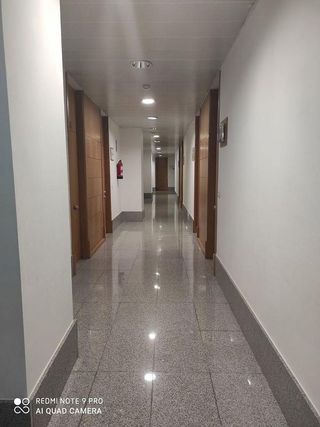 Oficina en alquiler en Colores - Entreparques en Sevilla