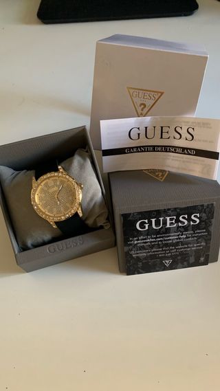 Reloj Guess Dorado y Negro
