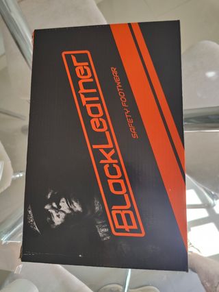 Zapatos de trabajo BlackLeather Talla 45. Nuevos.