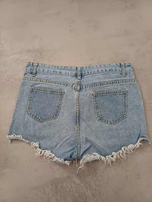 Shorts donna strappati