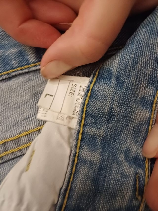 Shorts donna strappati