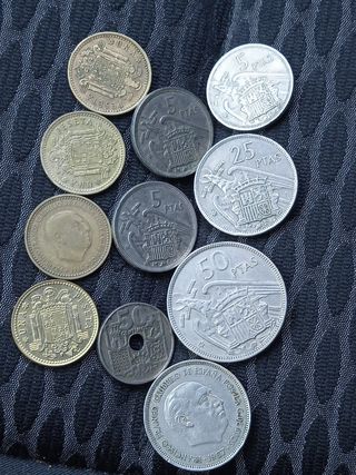Lote de 24 monedas antiguas españolas
Franco