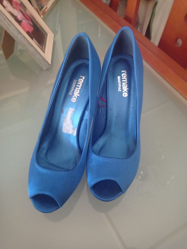 Zapatos de tacón azul peep toe