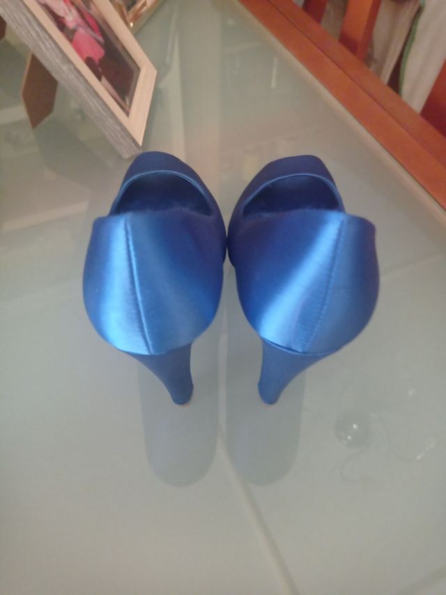Zapatos de tacón azul peep toe