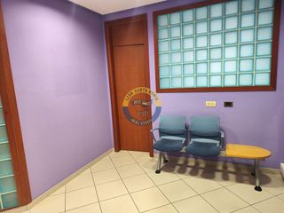 Oficina en alquiler en La Chantría - La Lastra en León