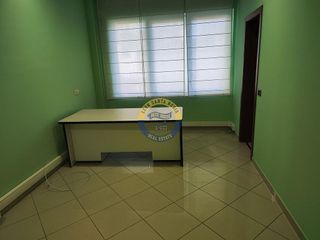 Oficina en alquiler en La Chantría - La Lastra en León