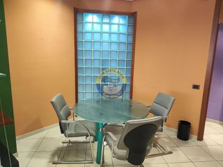 Oficina en alquiler en La Chantría - La Lastra en León