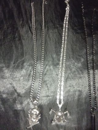 Collar de oro y plata con colgantes 20€ cada uno