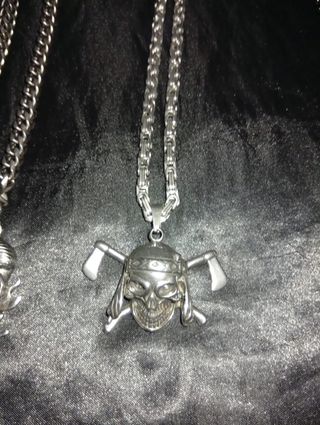 Collar de oro y plata con colgantes 20€ cada uno