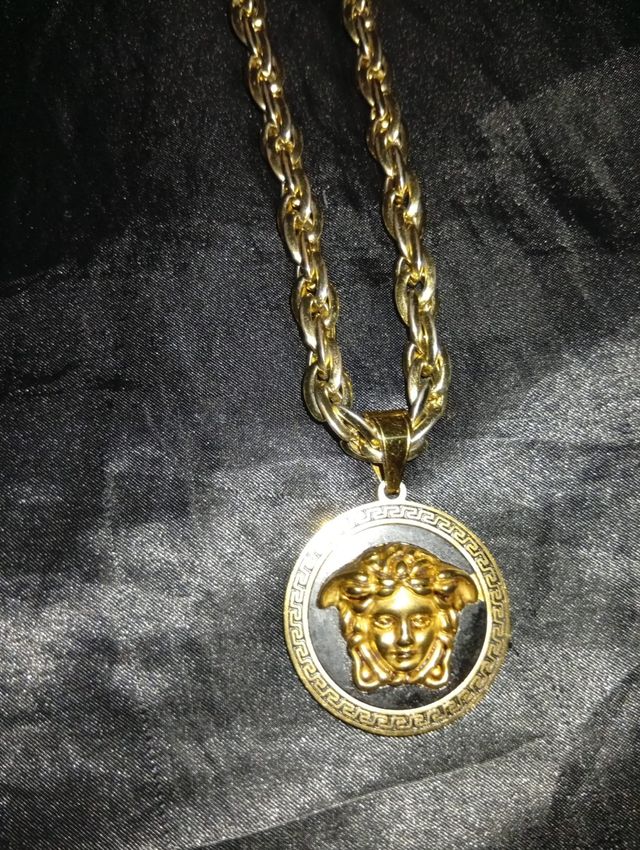 Collar de oro y plata con colgantes 20€ cada uno