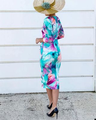 Vestido estampado multicolor.