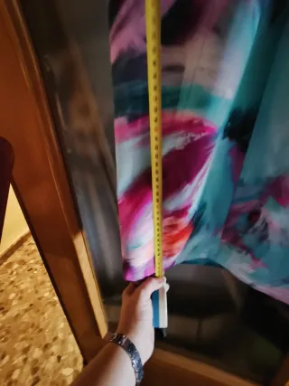 Vestido estampado multicolor.