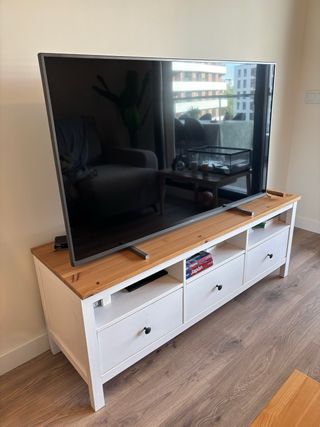Mueble TV Ikea Hemnes Madera y Blanco