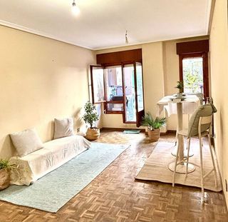 Piso en venta en Milán - Pumarín - Teatinos en Oviedo
