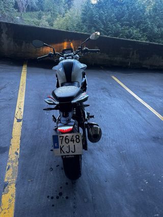 BMW G 310 R Blanca