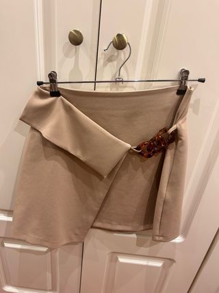 Falda Zara marrón con cadena