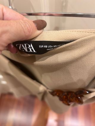 Falda Zara marrón con cadena