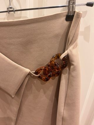 Falda Zara marrón con cadena