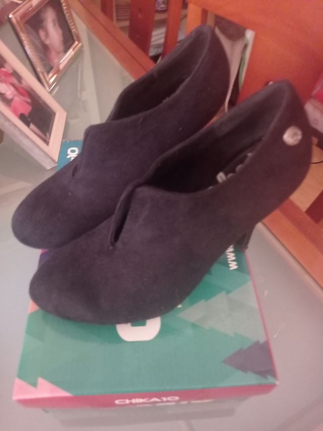 Botines negros de tacón