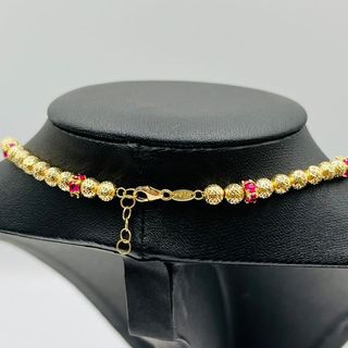 COLLAR BOLAS DIAMANTADAS Y PIEDRAS ROJAS. Oro 18K.